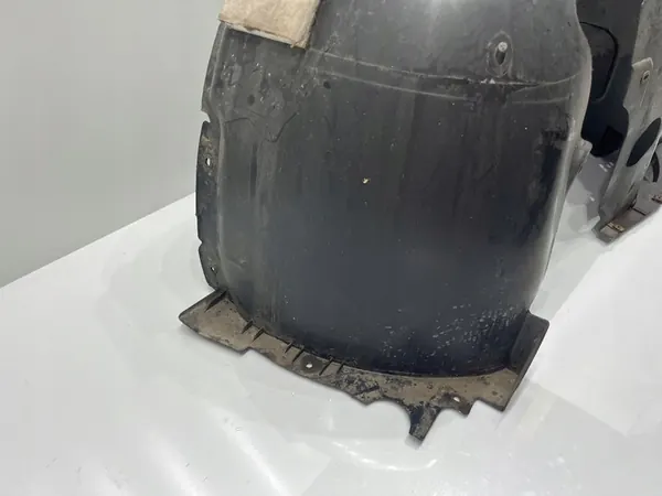 VW Touran II Front Left Wheel Arch 5TA805911D image 2