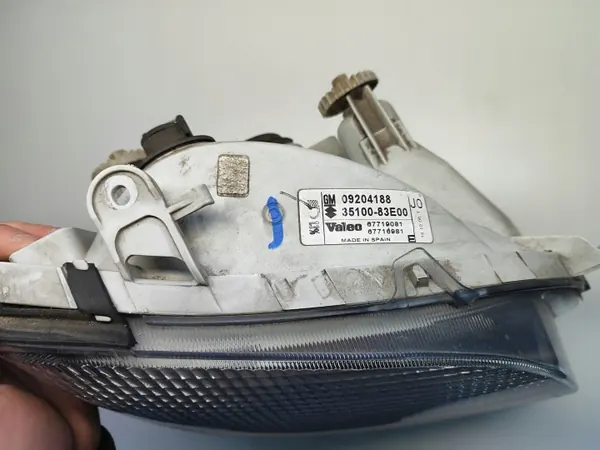Opel Agila rechter Frontscheinwerfer OEM 09204188 image 3