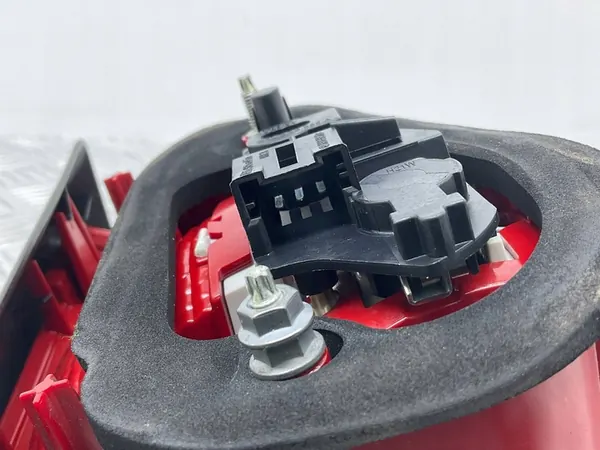 Volkswagen OE 5N0 945 094H conjunto de lámpara trasera image 5