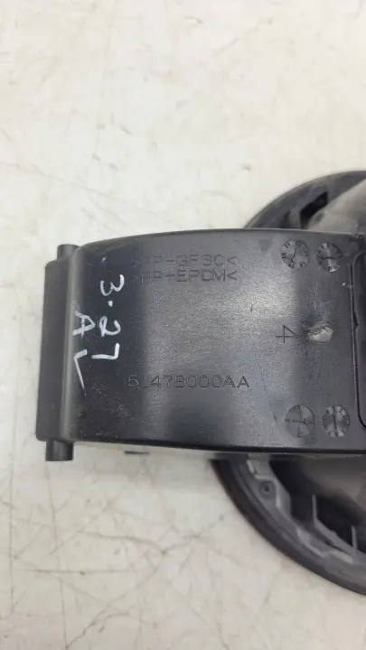 Polttoaineluukun moottori OEM 5147B000AA Subaru Outback image 4