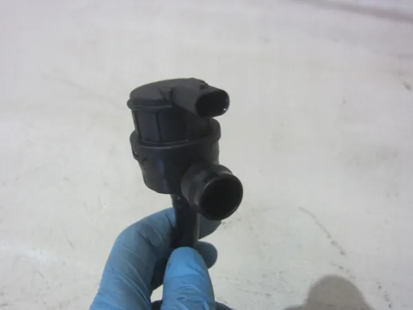 BMW OEM 13907636157 Kraftstofftank-Entlüftungsventil image 3