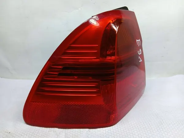 Inserto de lámpara trasera izquierda BMW 3 E91 image 2