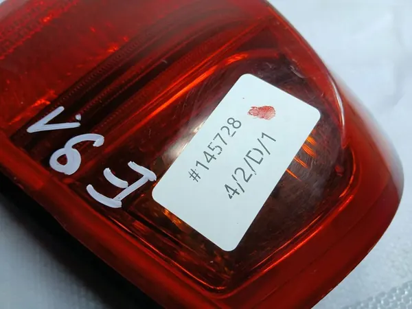 Inserto de lámpara trasera izquierda BMW 3 E91 image 6