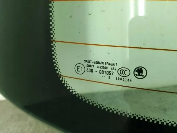 Skoda OE Heckklappenglas für Fabia II Hatchback 2007-2010 image 7