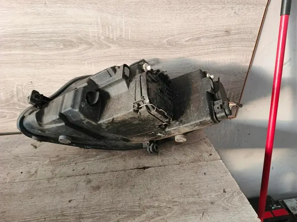 Farol direito Seat Altea Toledo III OEM image 4