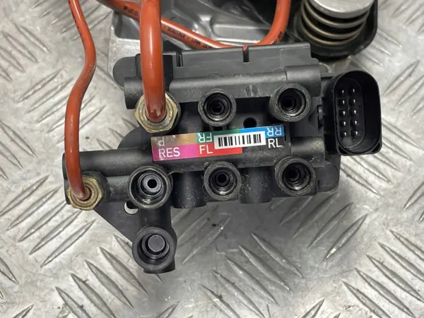 OEM 9J1616006D Porsche Taycan Bomba Compressor Suspensão image 9