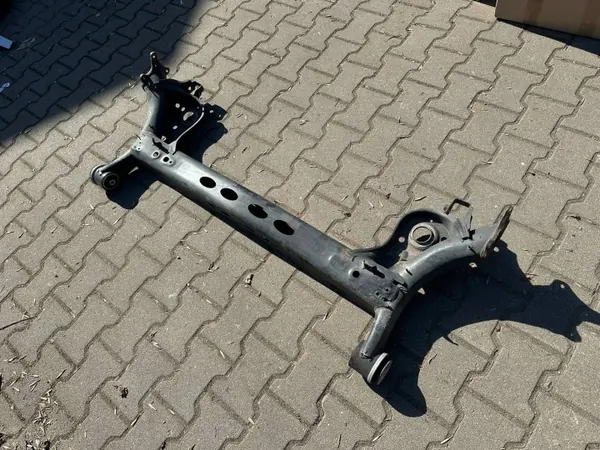 Poutre suspension arrière Skoda Fabia IV OEM OOR3501 image 3