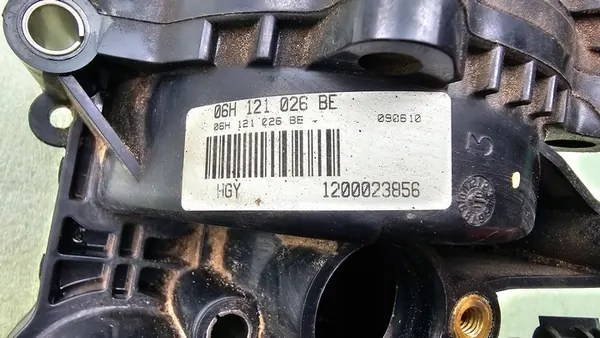Vattenpump Audi A4 B8 A5 8T 06H121026BE image 2