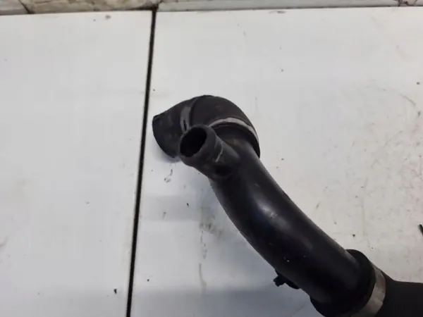 Skoda Octavia Vesiputki 2011 1.6L 1K0122101JR image 3