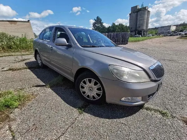 Skoda Octavia Vesiputki 2011 1.6L 1K0122101JR image 5