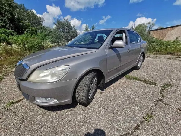 Skoda Octavia Vesiputki 2011 1.6L 1K0122101JR image 7