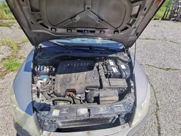 Skoda Octavia Vesiputki 2011 1.6L 1K0122101JR image 8