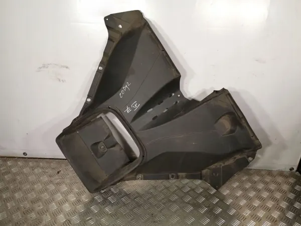 Subaru motorafdekking OEM FBZ4560 - Gebruikte staat image 2