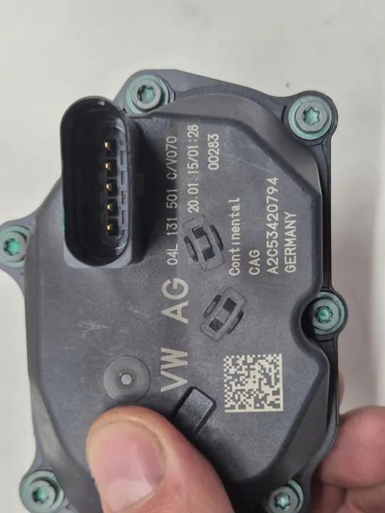 Throttle Body VW Golf Audi 1.6 2.0 TDI 04L131501C image 4