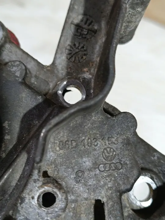 Joint de vilebrequin Audi A4 B7 VW Skoda Seat 2.0 TFSI 06D103153B image 3