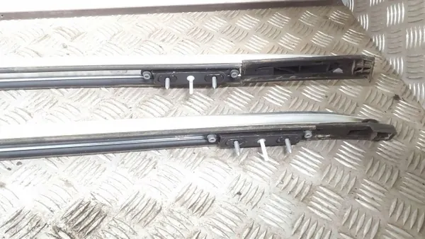 Barras de techo Toyota Auris OEM ARA119886 - Usado image 3