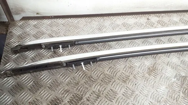 Barras de techo Toyota Auris OEM ARA119886 - Usado image 5