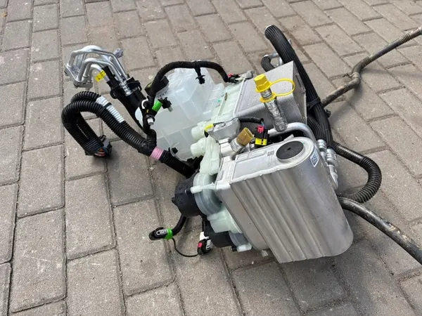 POMPE À CHALEUR TESLA MODEL Y COMPLÈTE 2024 image 5