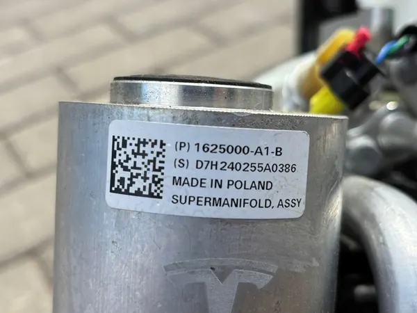 POMPE À CHALEUR TESLA MODEL Y COMPLÈTE 2024 image 7