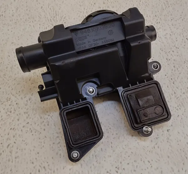 Porsche OE 948 107 135 20 Oljesepartor image 4