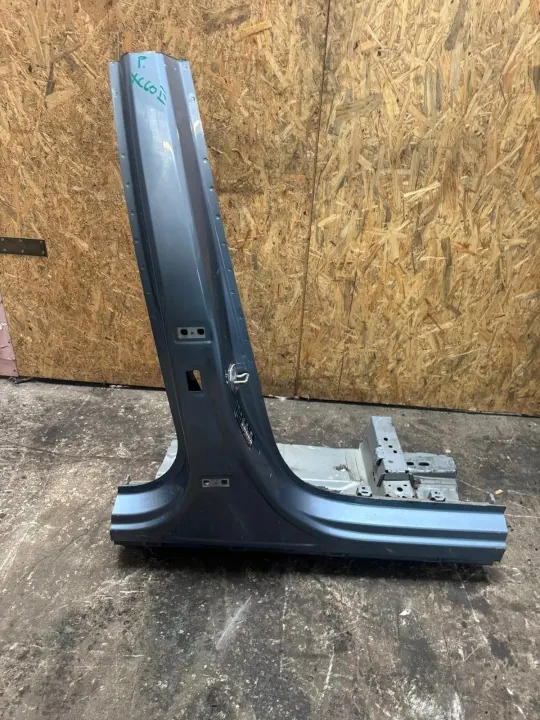 Oikea kynnyspylväs OEM 721-16 Volvo XC60 II 2017- image 4