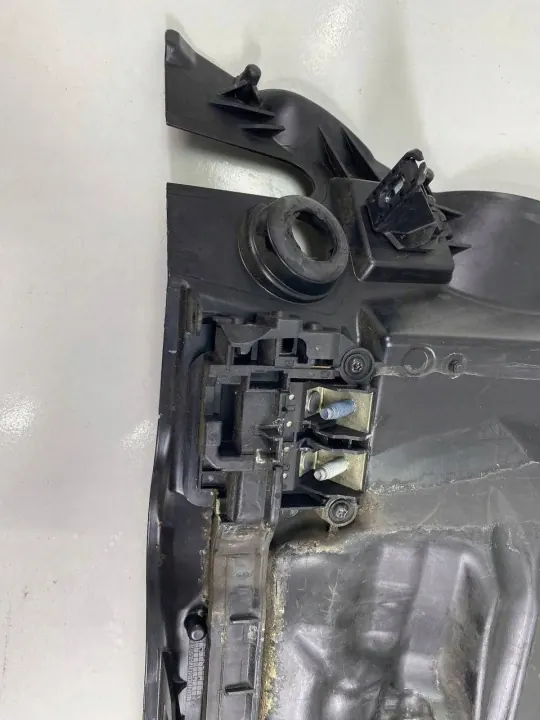 Mercedes-Benz C W205 schotwandafdekking OEM A2056207801 image 3