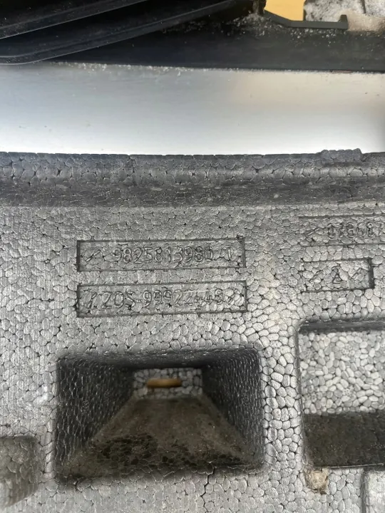 OEM 98 Peugeot 2008 II etupuskurin absorboija image 3
