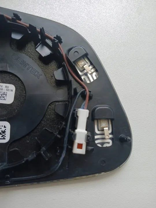 Tesla Y Linker Spiegel-Inzet Fotochrom OEM image 3