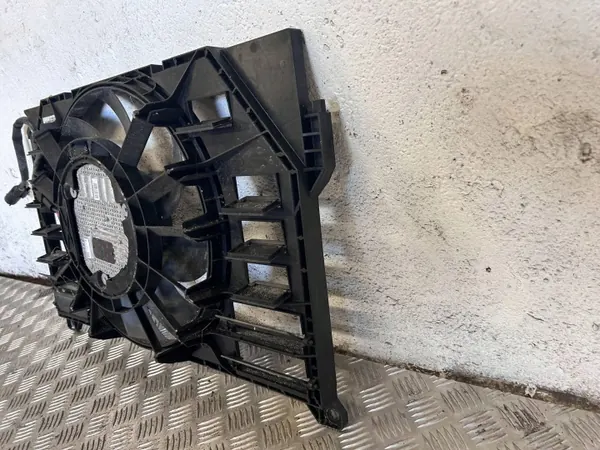Carter de ventilateur Jaguar I-Pace OEM J9D38C607AC image 5