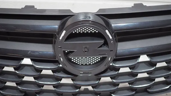 Opel Astra K Front Grill OE 13423640 image 7