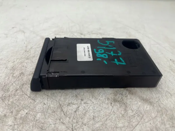 OEM 4B0862534D Voorste bekerhouder voor Audi A6 C5 image 4