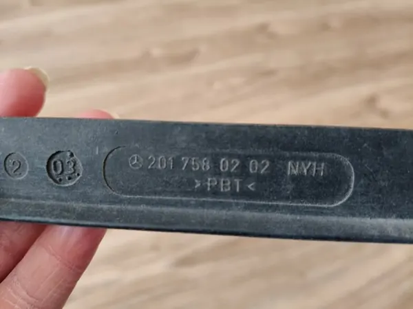 Moldura de Porta-Malas Mercedes W201 OEM 2017580202 image 8
