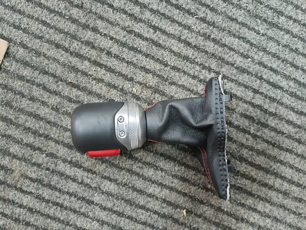 Red Gear Shift Knob Jeep Wrangler JL 2D Short image 3