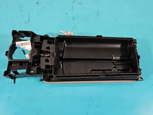 Accoudoir tunnel Mercedes W212 OEM 0005746037 image 4