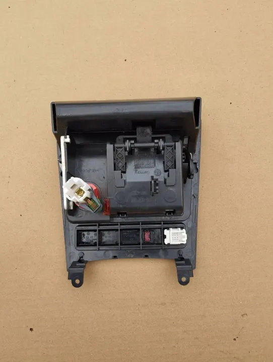 OEM 5K0857961 Cendrier Porte-allume VW Golf VI image 3