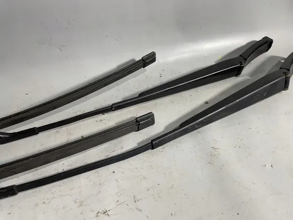 VW TIGUAN III Wiper Arm Set Front 5N1955410 5N1955409 image 3