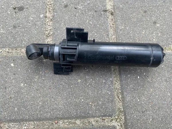 AUDI A4 B8 2.0 TDI Scheinwerferreinigung Rechts 8K0955102B image 2