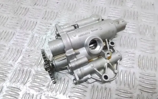 Oljepump OEM 04E115109S för VW Golf VII 1.2L image 2