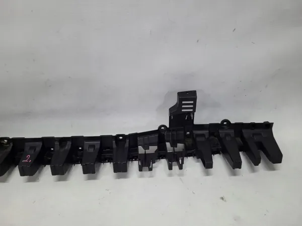 Deslizador para-choques traseiro Ford Courier II MK2 OEM R2X6-17B861-A image 3