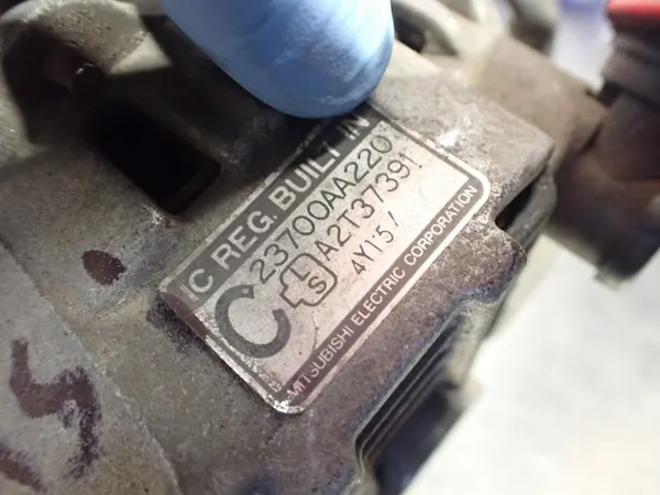 Vaihtovirtageneraattori Subaru Legacy III image 8