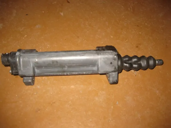 Actuador de embrague ZF OEM 0501337661 - Usado image 2