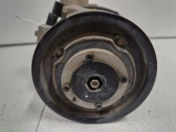 Compresseur de climatisation KIA SORENTO II 2.2 CRDI 977012P250 image 6