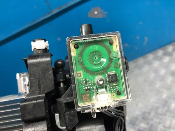Lente LED Esquerda BMW 5 G30 G31 OEM 23283700 image 8