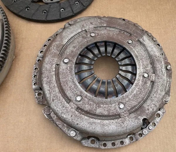 Volante de Dupla Massa 06K105266H VW Skoda Audi image 4