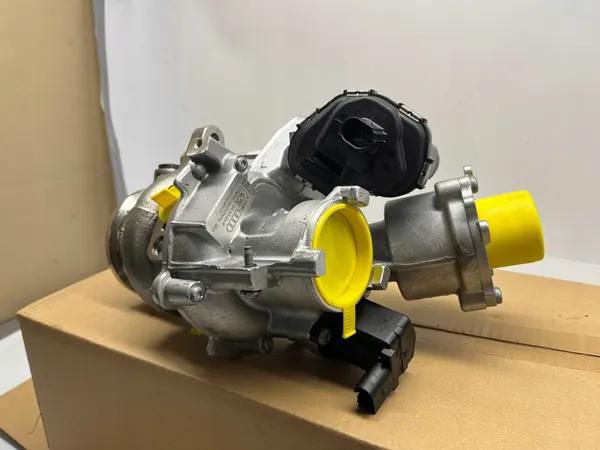 Audi Q3 2.0 TFSI Turbo Turbocompresor 06K145654K image 4