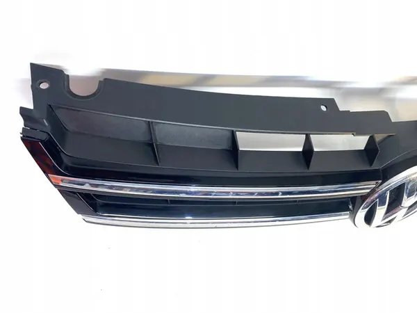 VW Touareg II 7P Front Grill 2010-2015 OEM 7P6853651A image 5