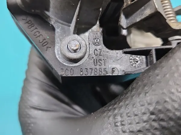 Vasen etuulkokahva VW Passat B6 3C0837885F image 4