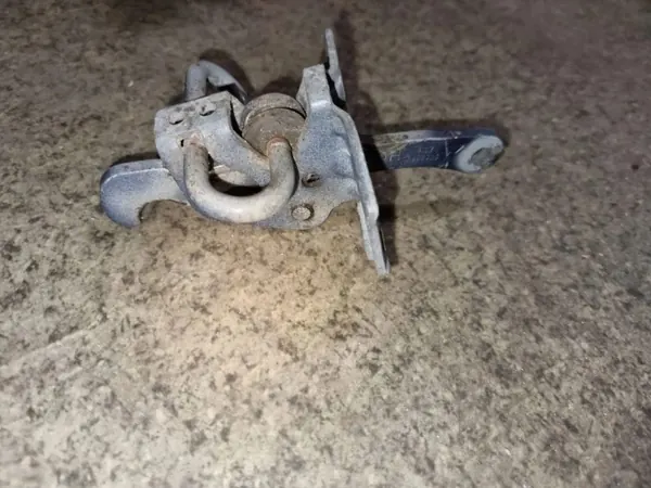 Butée de porte arrière droite BMW 3 E30 OEM 1806785 image 2