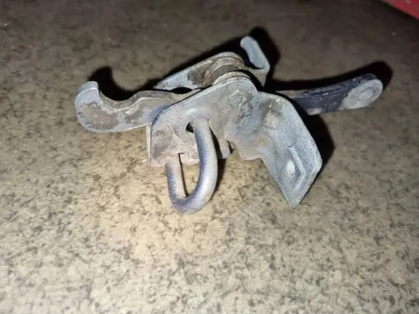 Butée de porte arrière droite BMW 3 E30 OEM 1806785 image 4
