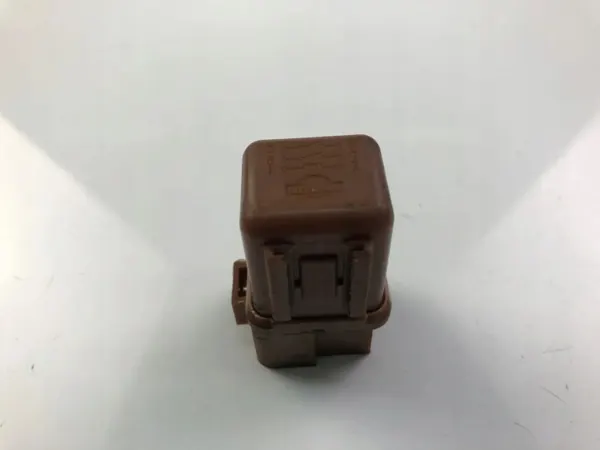 Relé OEM 25230C9963 para Nissan Primera P11 1998 image 4